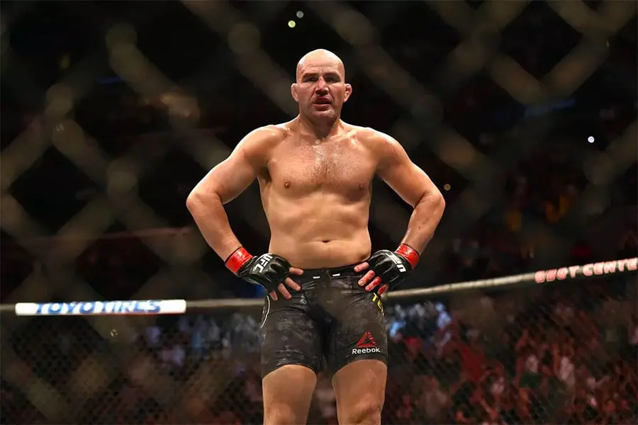 UFC Fight Night 182: Santos vs Teixeira betting picks & odds