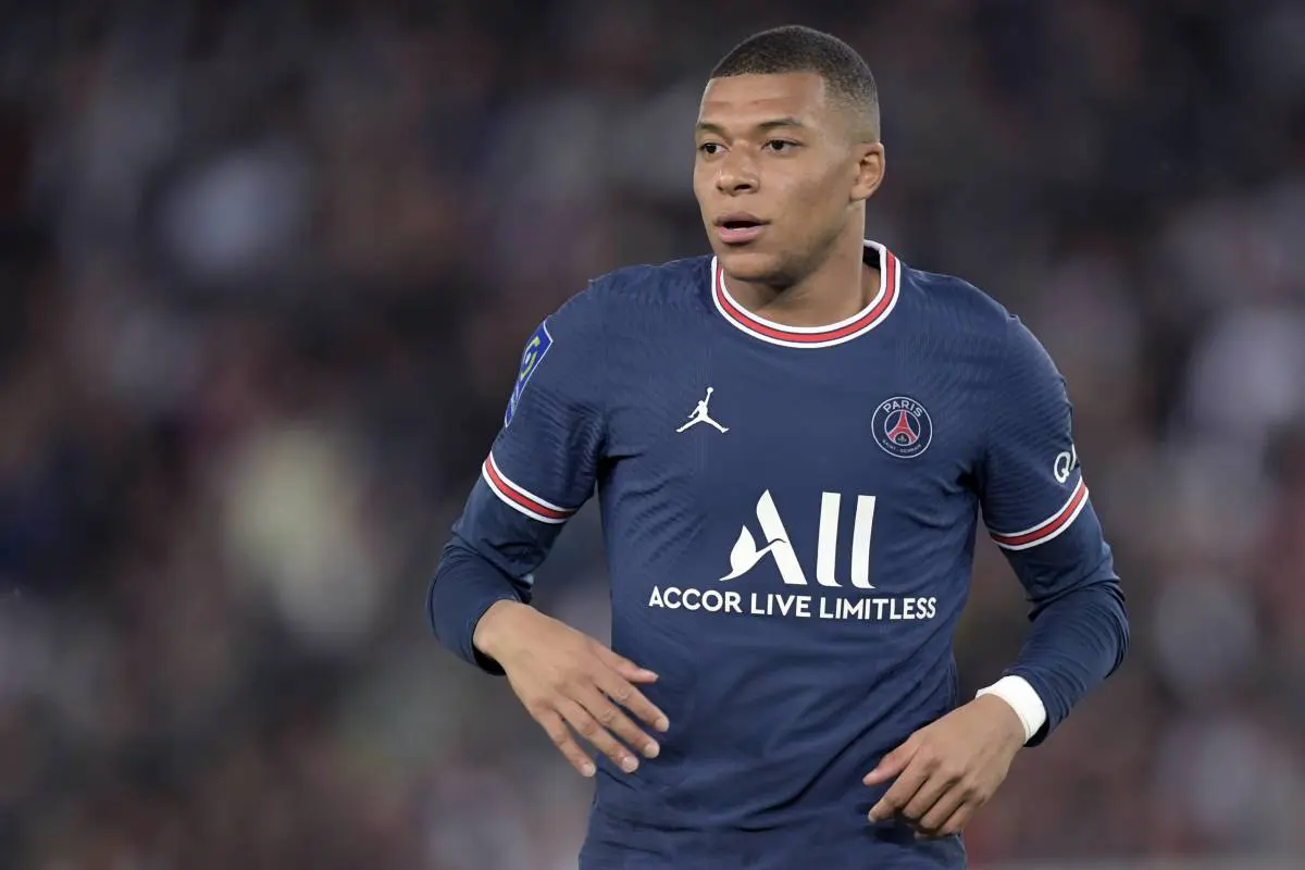 Kylian Mbappe snubs Real Madrid to stay with Paris Saint-Germain