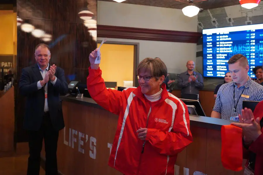 Governor of Kansas places state’s first legal sports wager