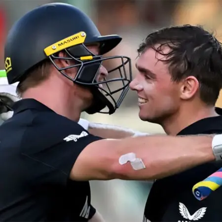 Latham, Young hit tons as NZ smash Pakistan in Champions Trophy