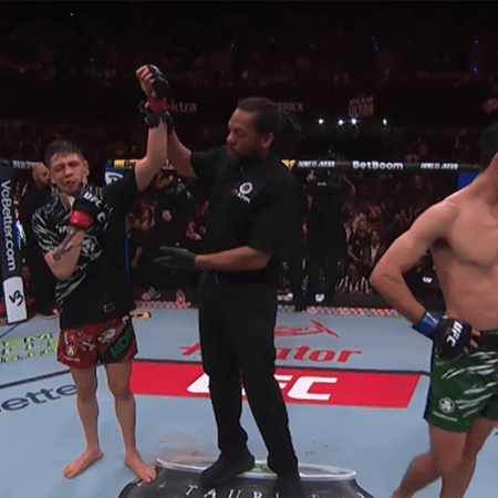 Moreno wins by decision in UFC Mexico City main event